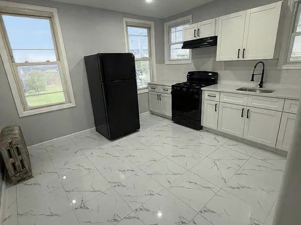 10 Schuyler Ave Floor 2