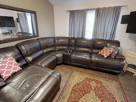 5th image of 309 Rocky Pointe Ct