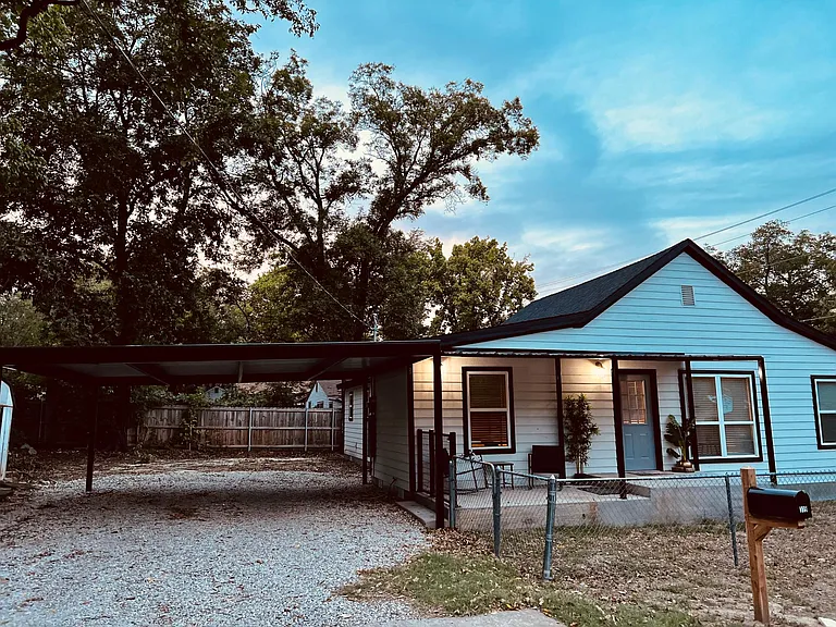 319 N Alamo St — Photo 4