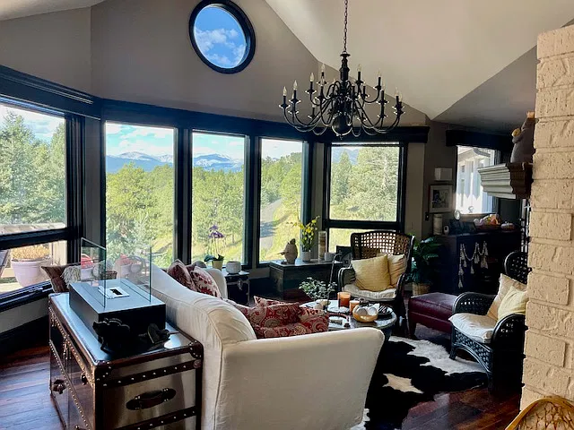 3 bed, 3.5 bath, 3656 sqft, $5,600 — Photo 2