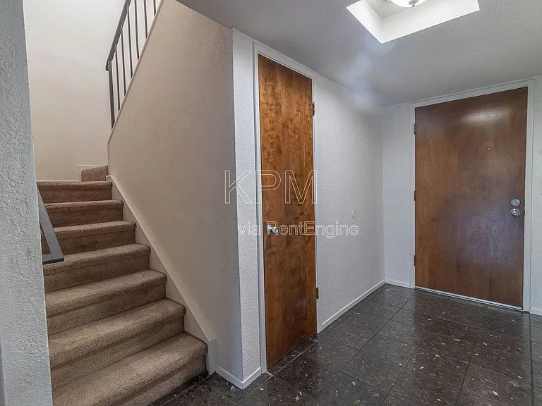 5530 Sandpiper Ct — Photo 3