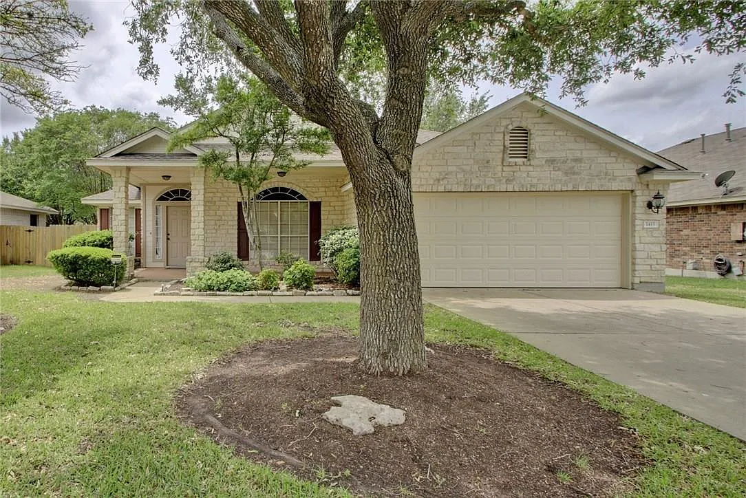 4 bed, 2.0 bath, 2046 sqft, $2,100 — Photo 2
