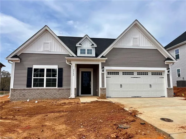 2642 Clear Lake Ct, Winston Salem, NC 27106