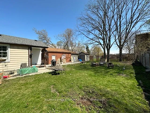 3 bed, $2,300 — Photo 4