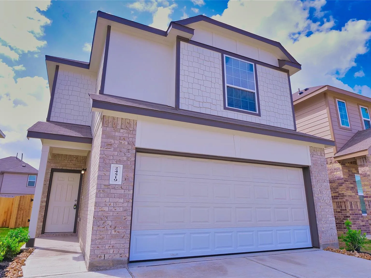3 bed, 2.5 bath, 1642 sqft, $2,000 — Photo 1