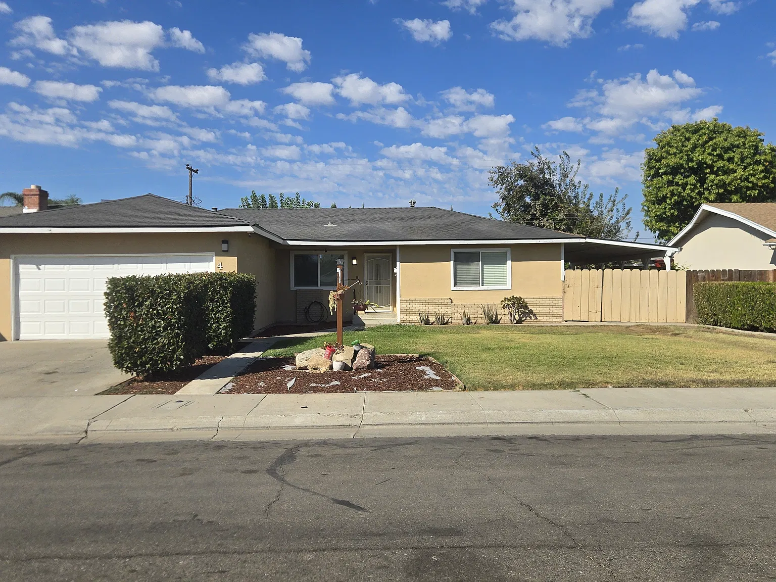 3 bed, 1264 sqft, $2,600 — Photo 2