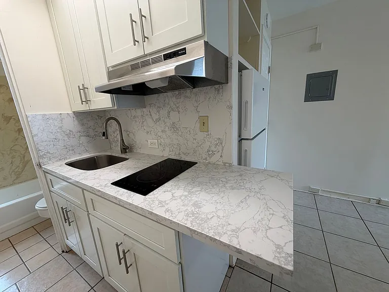 1315 Heulu St — Photo 6