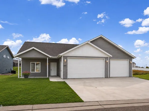 6934 Butler Loop, Lincoln, ND 58504