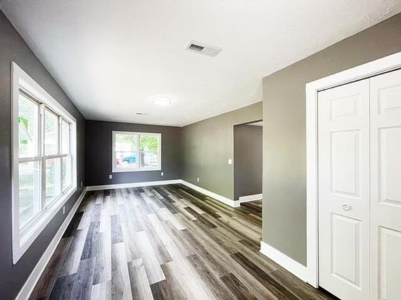 3rd image of 2309 E Keating Ave