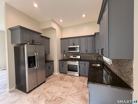 4th image of 255 Platt Street