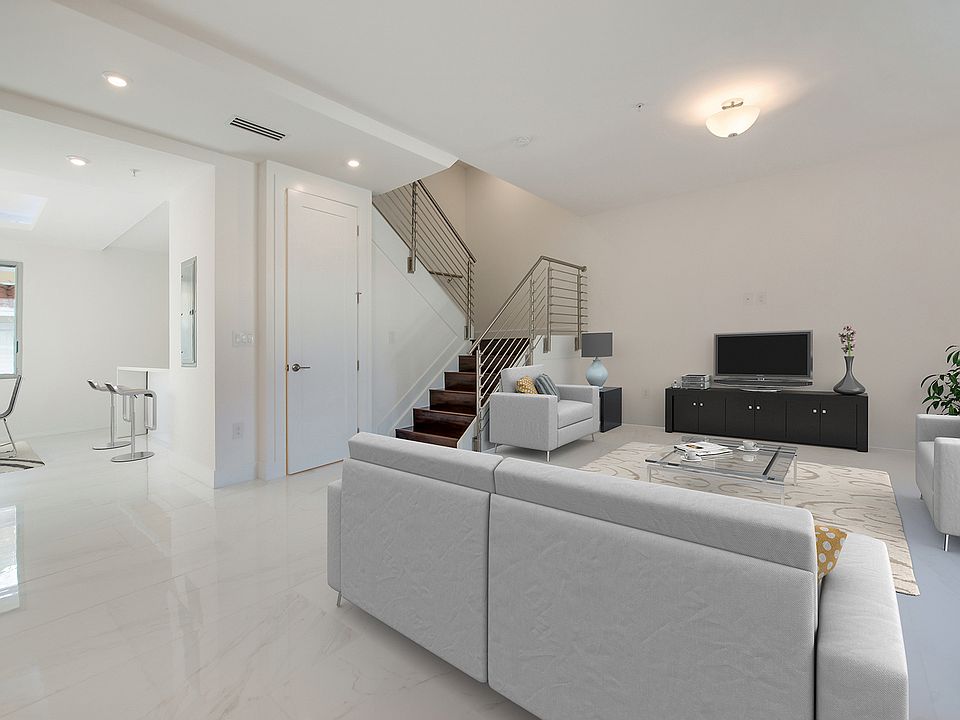 2nd image of 2949 Coconut Ave APT 300