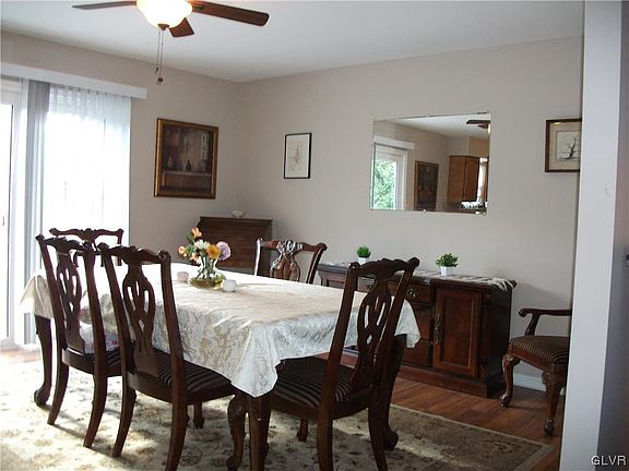 4th image of 1076 Westbury Dr