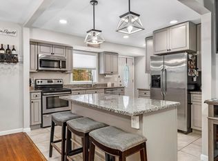 19 Pumpkin Rd, Saint James, NY 11780