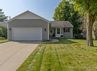 1558 40th St SW, Wyoming, MI 49509