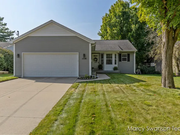 1558 40th St SW, Wyoming, MI 49509
