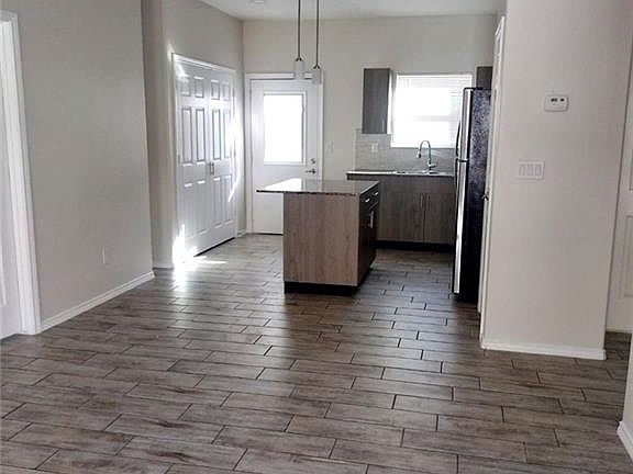 3rd image of 4907 N Hiawatha Dr Unit 2