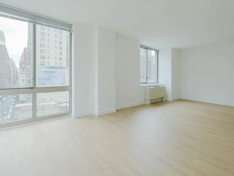 400 W 37th St #7R — Photo 54