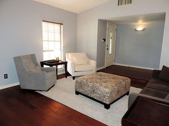3rd image of 530 Woodhurst Dr