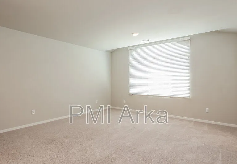 10823 32nd St NE — Photo 8