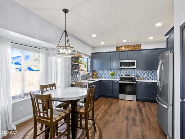 8909 N Willeta Dr, Tucson, AZ 85743