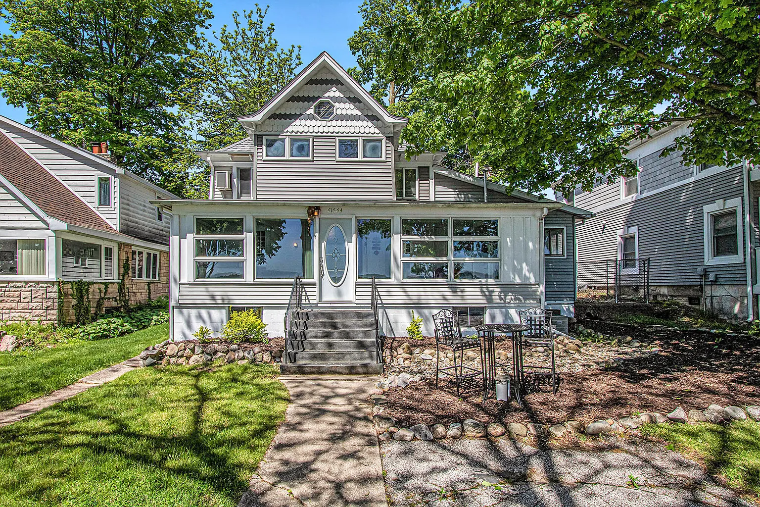 61564 Park St photo 1