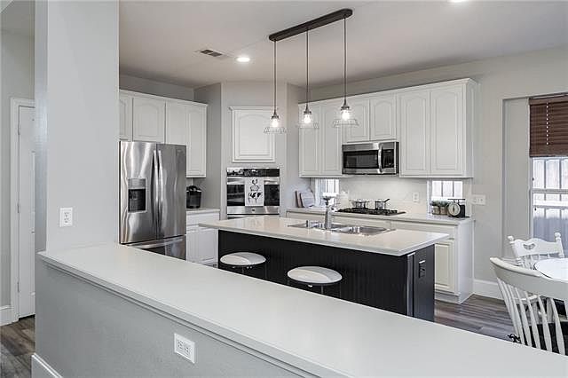 1st image of 2906 Hancock Dr
