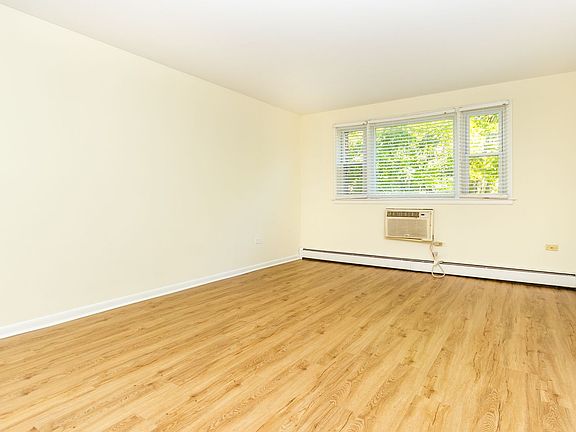 3rd image of 315 N Maple Ave Unit 2F