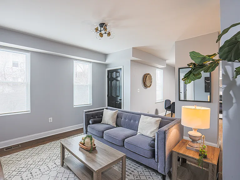 9 Glenmore Ave — Photo 12