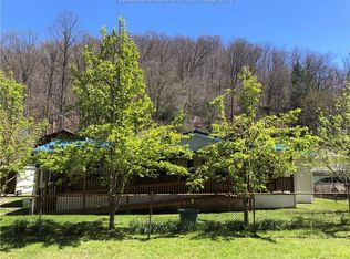 13226 Ridgeview Nellis Rd, Costa, WV 25051