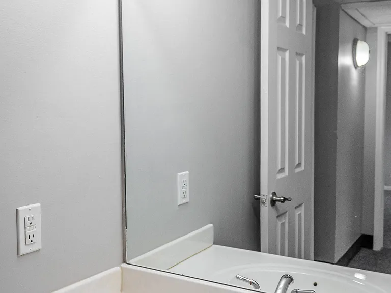 Bridgepointe Crossing — Photo 11