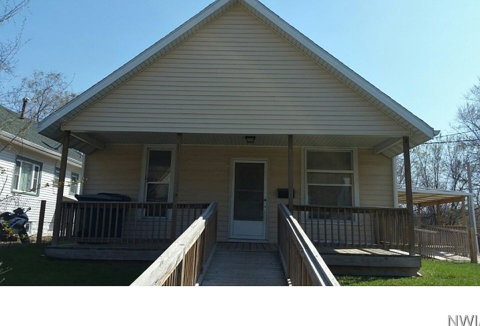 1st image of 2814 E 2nd St
