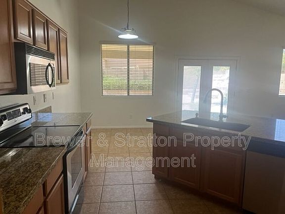 3rd image of 4224 E Cherry Hills Dr