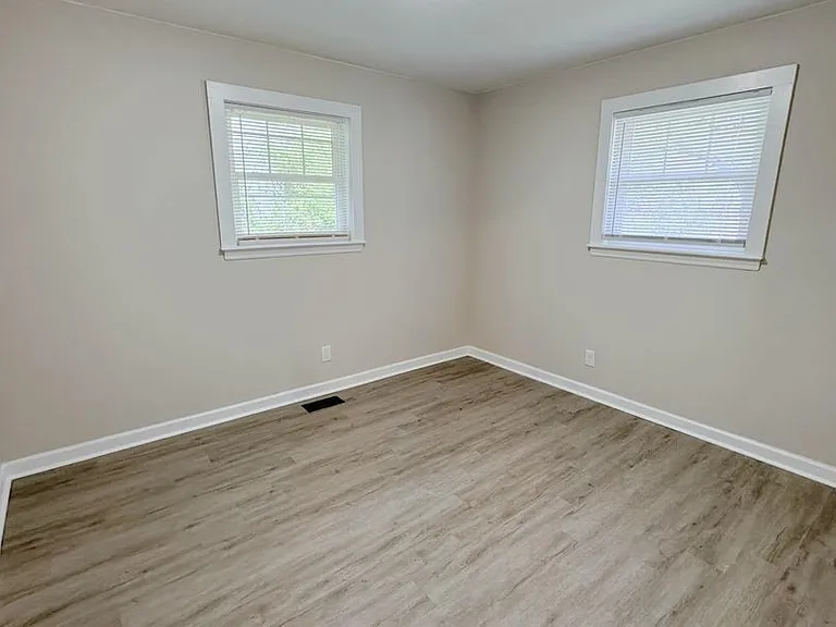 608 Burlington Ave — Photo 12