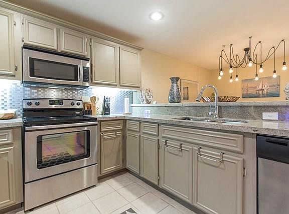 4th image of 106 E Campeche St #4B