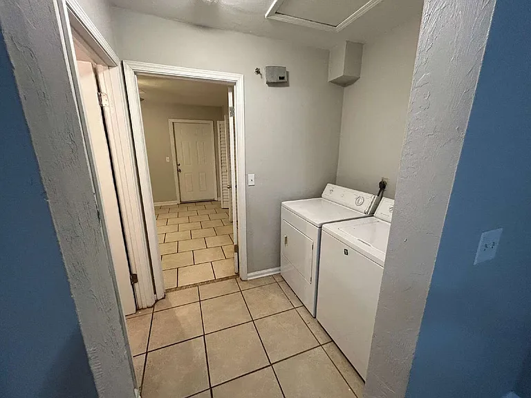 1254 Continental Ct — Photo 10