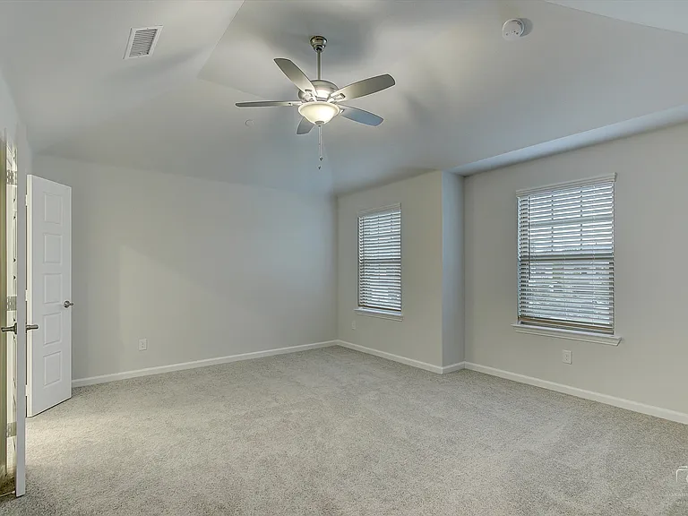 1946 Sweetwater Ln — Photo 11