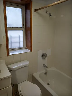 Rented by Tip Top Realty Corp | media 6