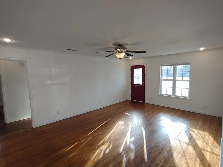 3903 Walnut St — Photo 4