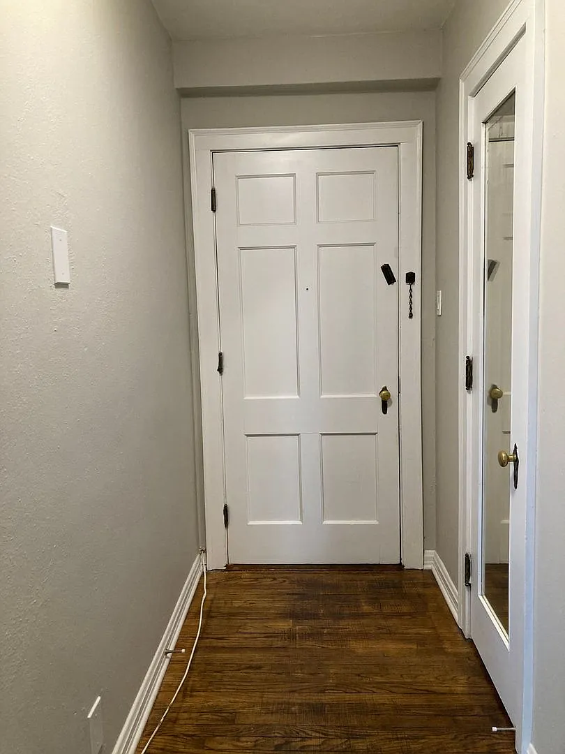 Flats at West End — Photo 3
