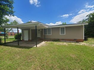 1821 Seabrook Rd, Fayetteville, NC 28301