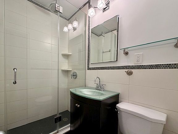 3rd image of 449 W 56th St APT 8D