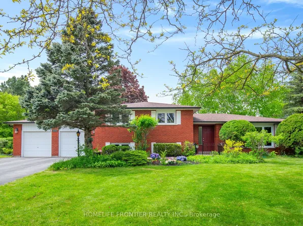 40 Delta Cres, East Gwillimbury, ON L9N 1G4