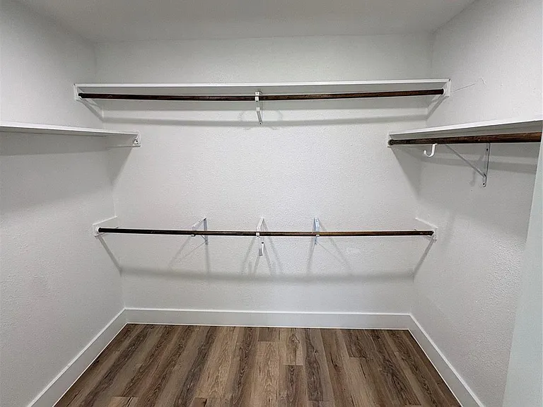 502 Independence St — Photo 11