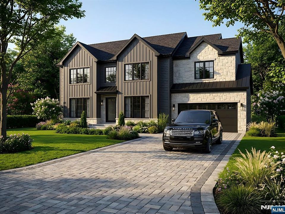 1st image of 33 Beekman Pl