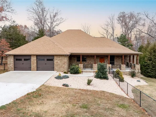 14916 Pleasant Ridge Rd, Rogers, AR 72756