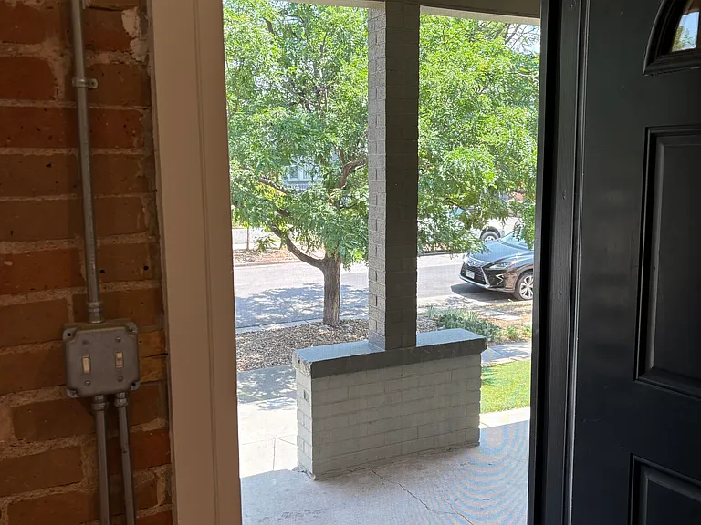 716 S Grant St — Photo 2