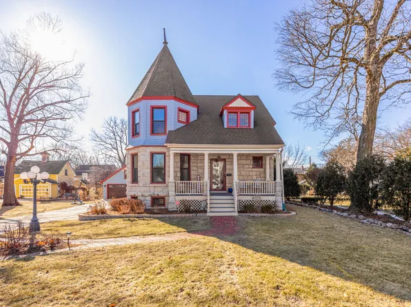 4820 Oakwood Ave, Downers Grove, IL 60515