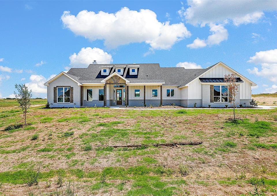 1st image of 464 Red Bird Dr