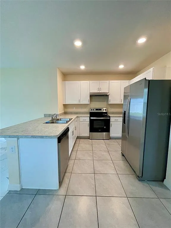 3 bed, 2.0 bath, 1516 sqft, $2,200 — Photo 3