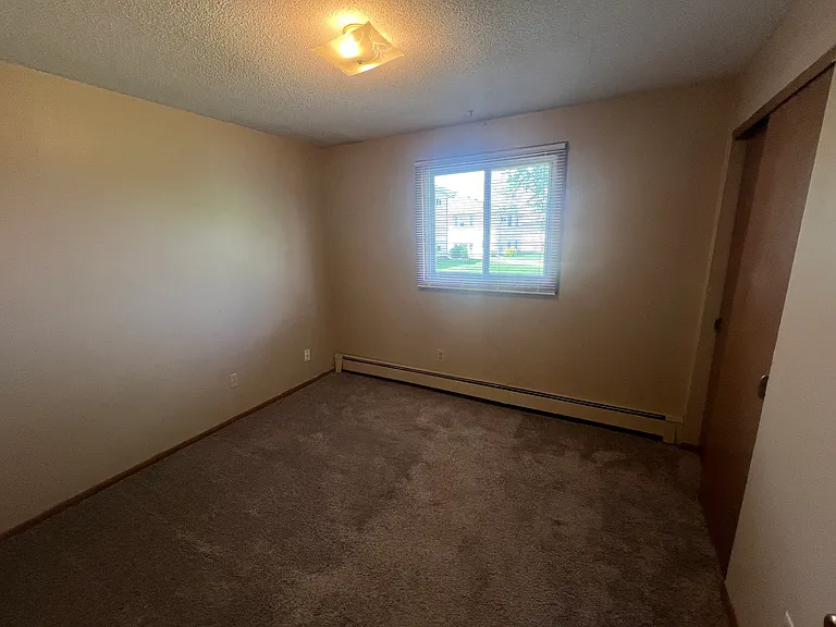 2204 18 1/2 Ave NW #4 — Photo 9